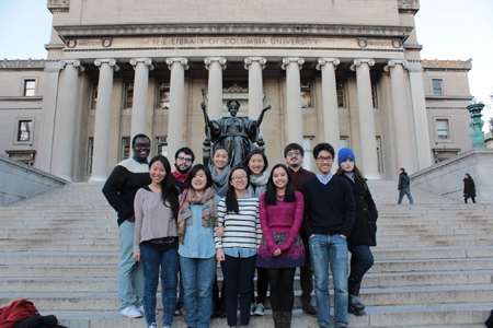 El exolimpico de OMAPA, Marcos Martínez Suggasti, junto a sus compañeros en la Universidad Columbia de New York.